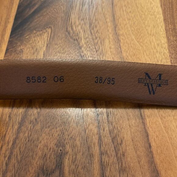 Men’s Warehouse Red Full Grain Italian Leather Size 38” - Picture 3 of 6